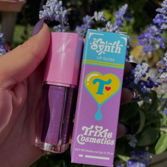 Trixie Back to the Fuchsia - Synth Gloss 💜 💜 - Picture 4 of 9